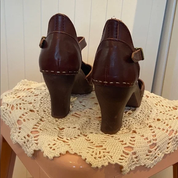 ❤️ HOST PICK ❤️ SWEDISH HASBEENS oxblood T-Strap clog heels 37 - Picture 5 of 16